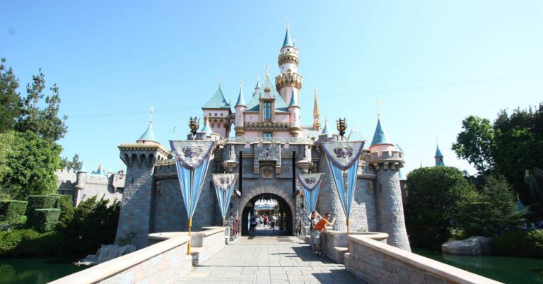 Ile kosztują bilety do Disneylandu? Cennik 2026