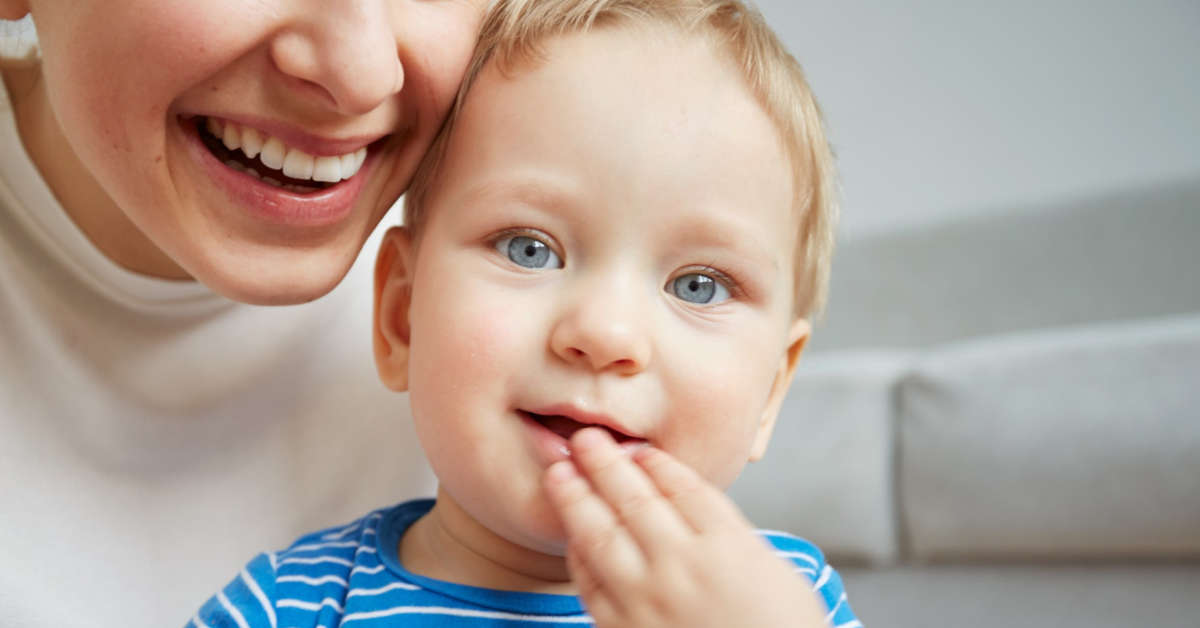 Jak dbać o higienę jamy ustnej u niemowlaka?