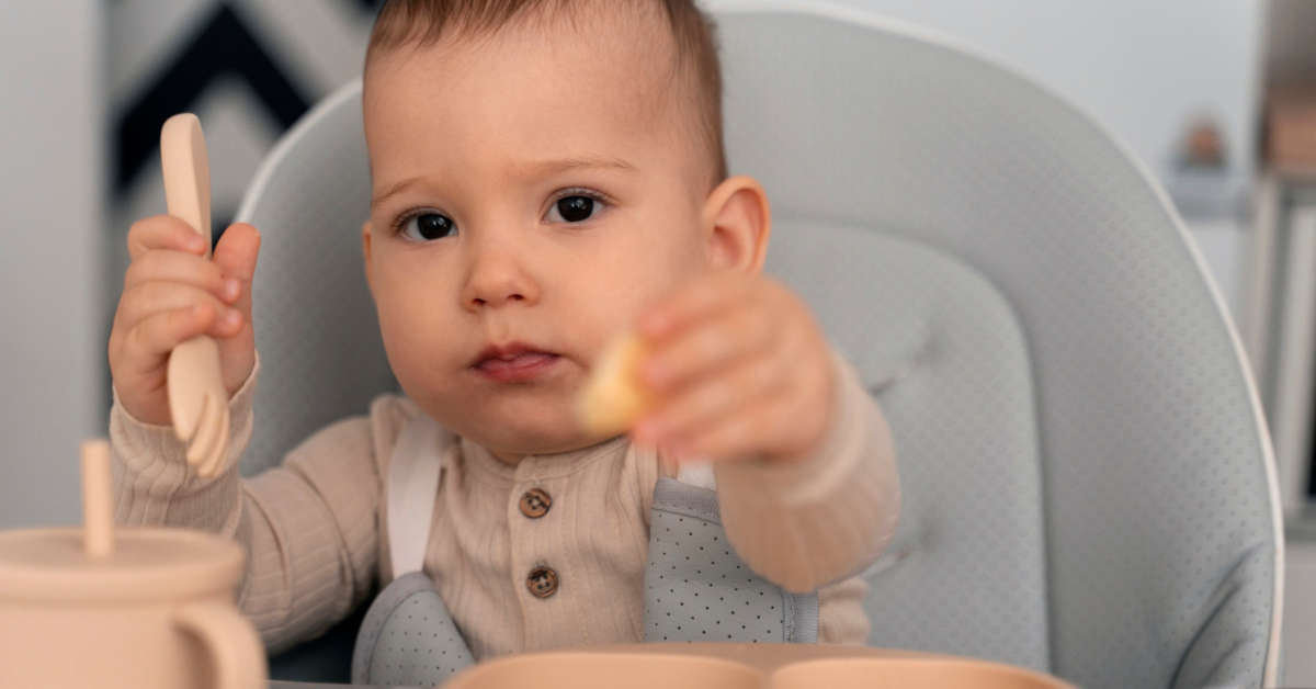 Jak nauczyć dziecko samodzielnego jedzenia?