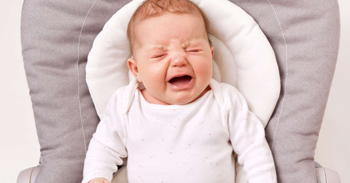Jak rozpoznać kolkę u niemowlaka? Objawy i sposoby na ulgę