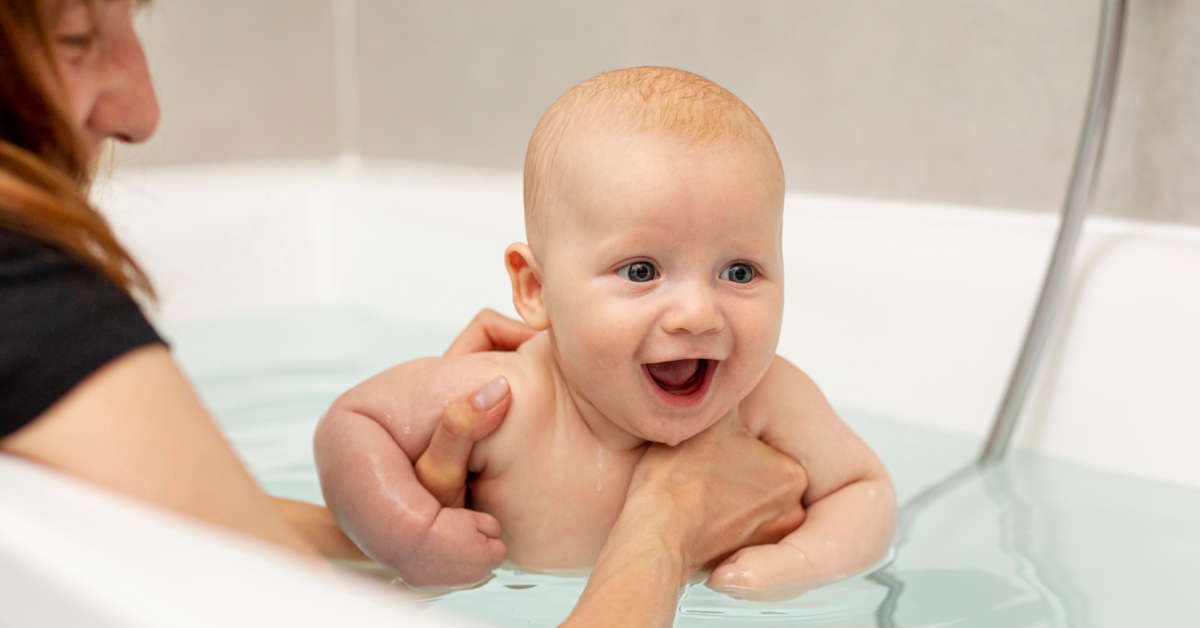 Jak kąpać noworodka? Poradnik krok po kroku