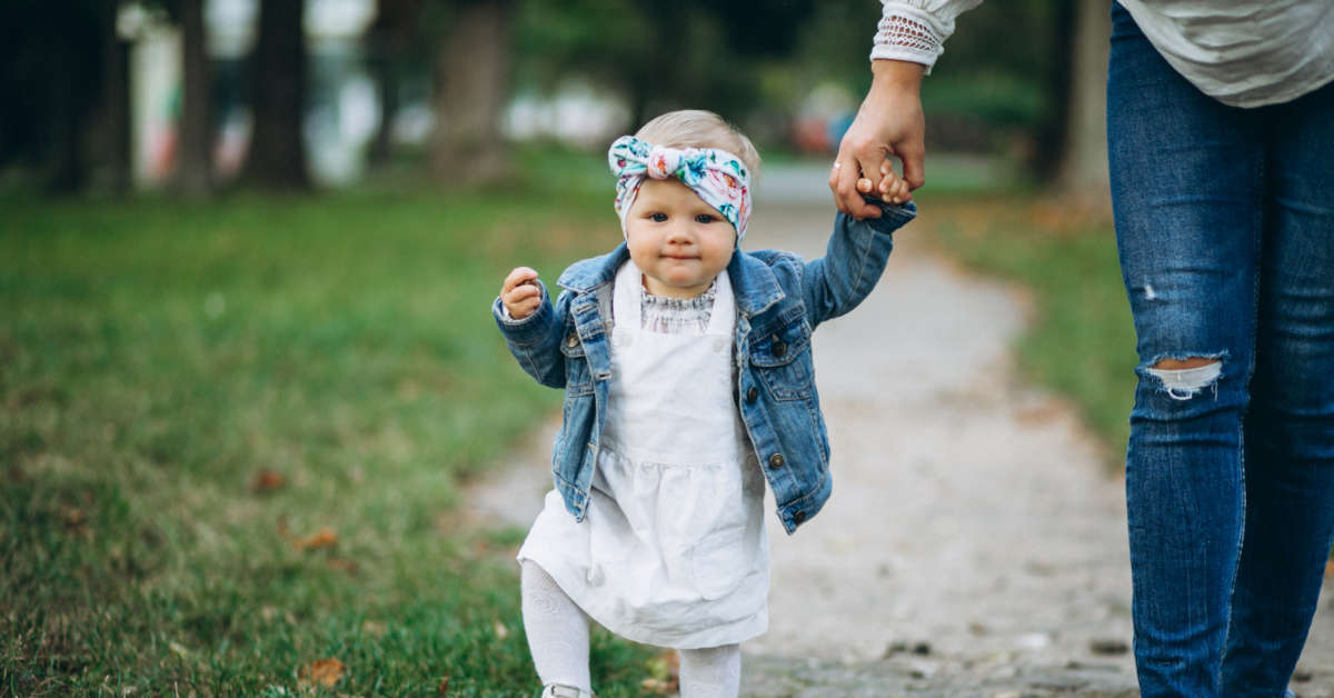 Jak nauczyć dziecko chodzić? Te metody są niezawodne!