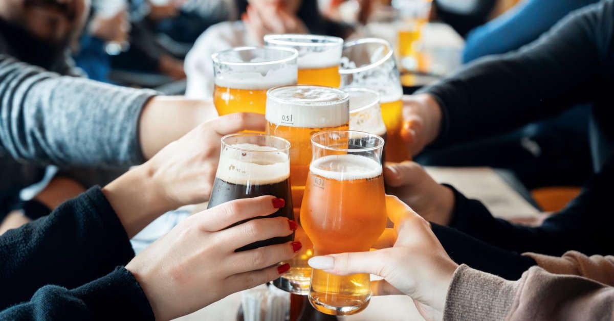 Piwo bezalkoholowe w ciąży – czy można pić?