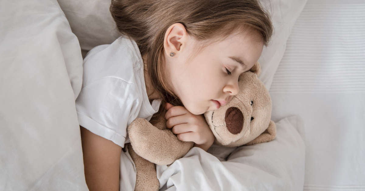 Szybki oddech u dziecka podczas snu – co oznacza?