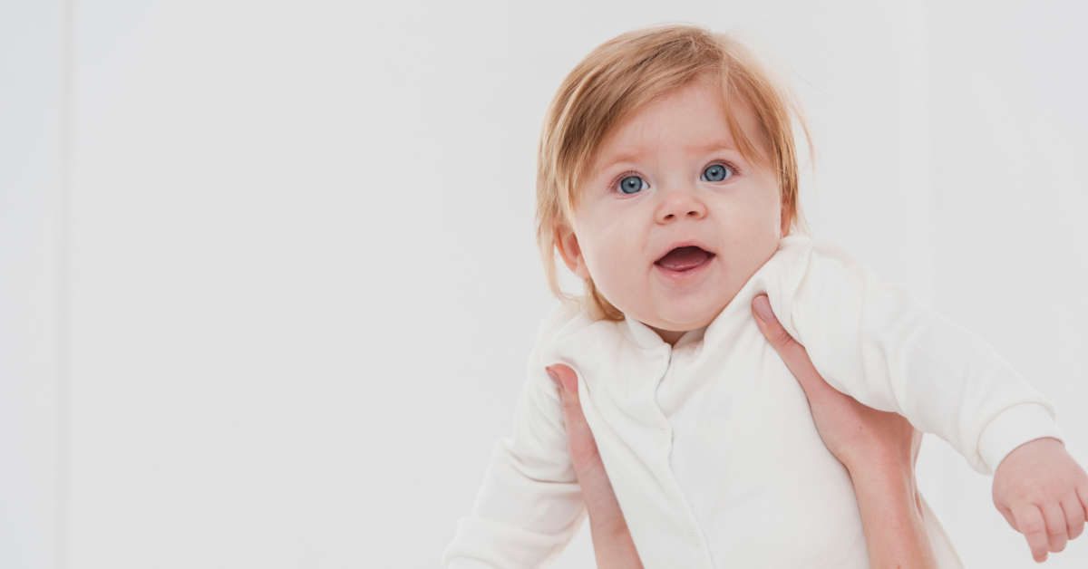 Jak zmienia się kolor włosów u niemowlaka?