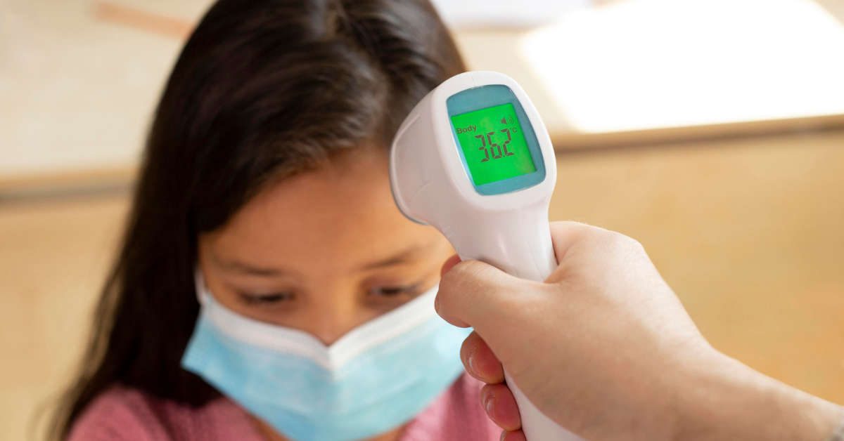 Jak mierzyć temperaturę u niemowlaka termometrem bezdotykowym?