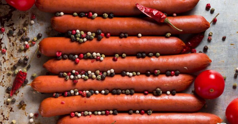Od kiedy parówki dla niemowlaka? Drobiowe czy wieprzowe – które zdrowsze?
