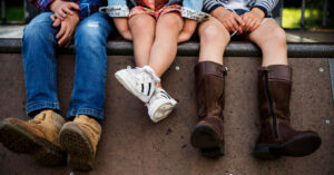 Obuwie dla chłopca – jak wybrać buty, które podobają się dziecku i wspierają rozwój stopy?